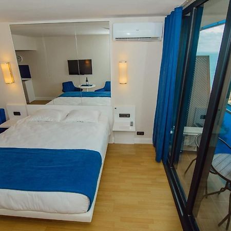 Nuage - 1St Line Sea View Apartments Batumi Esterno foto