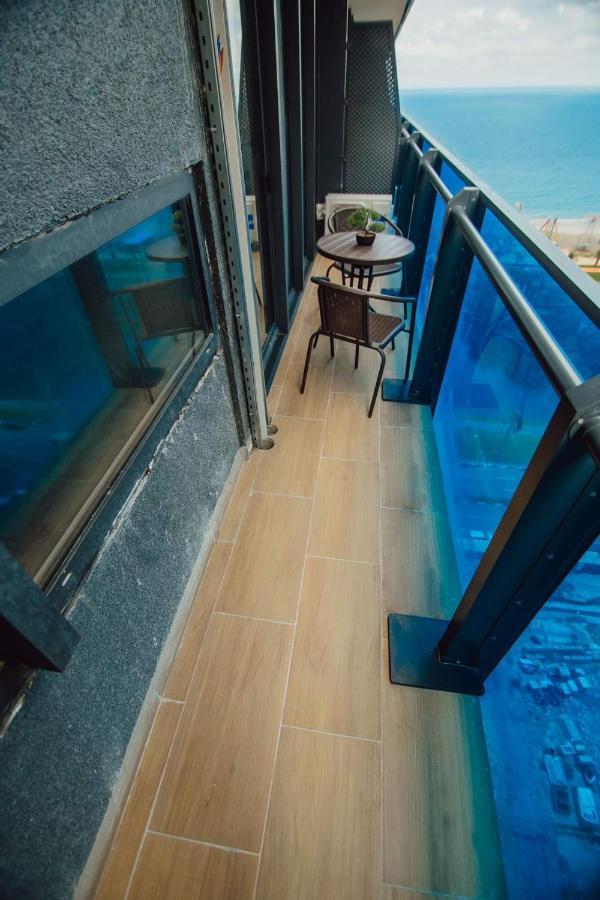 Nuage - 1St Line Sea View Apartments Batumi Esterno foto