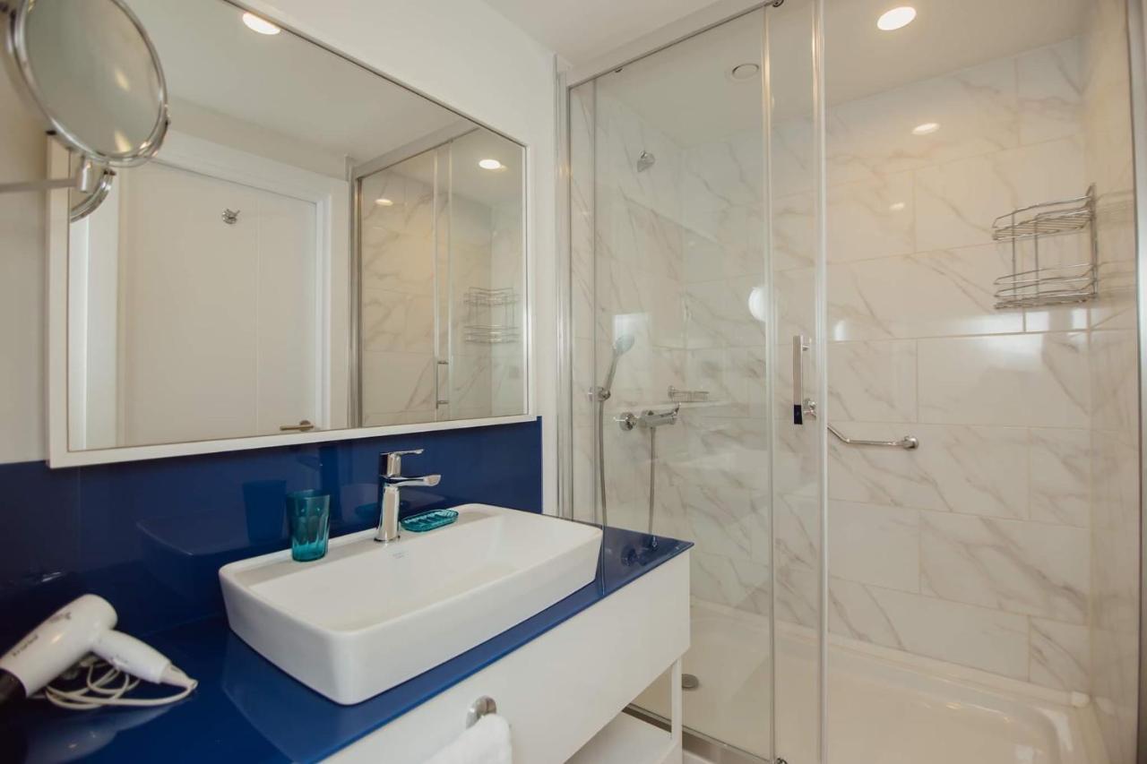 Nuage - 1St Line Sea View Apartments Batumi Esterno foto
