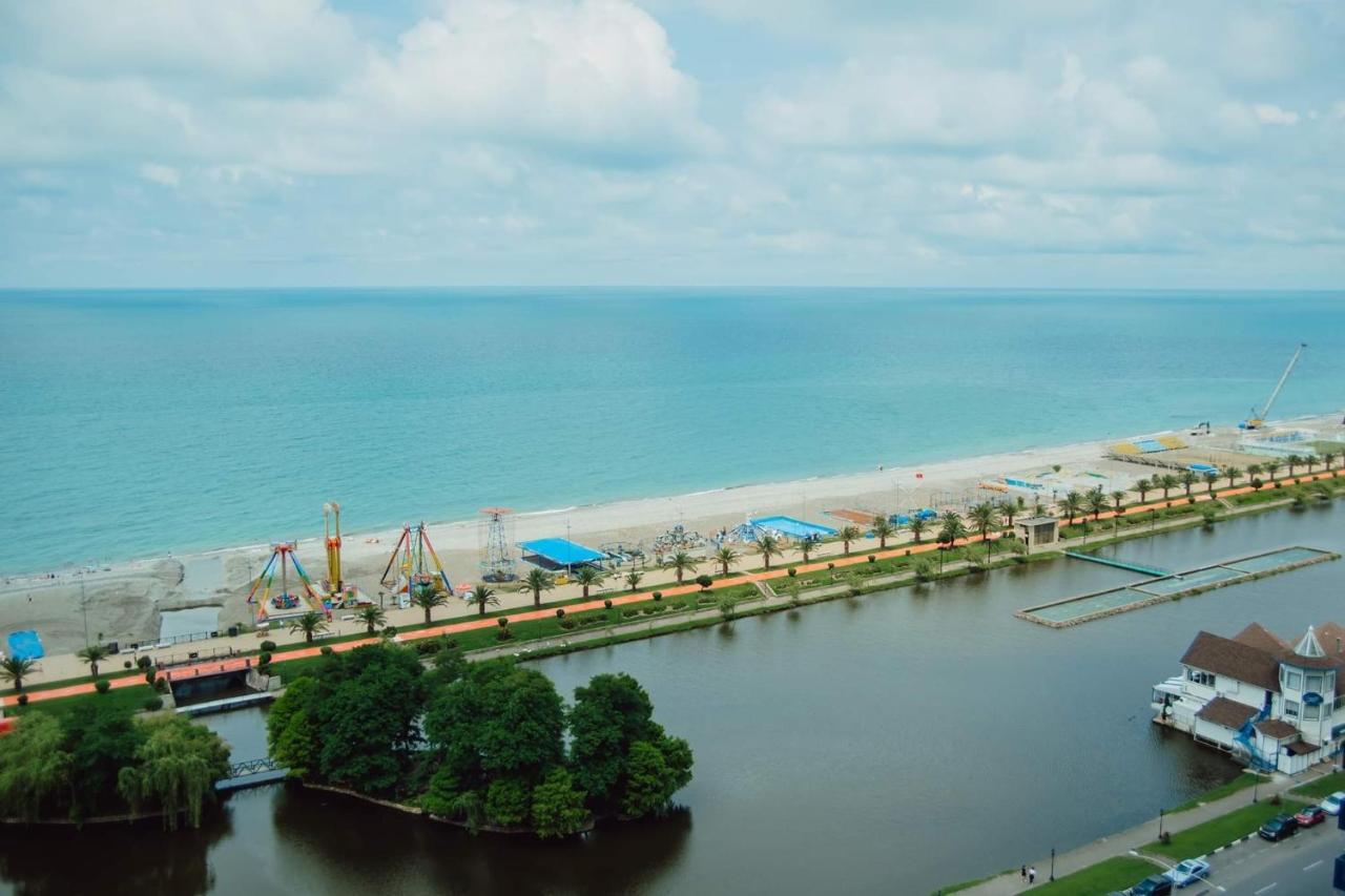 Nuage - 1St Line Sea View Apartments Batumi Esterno foto