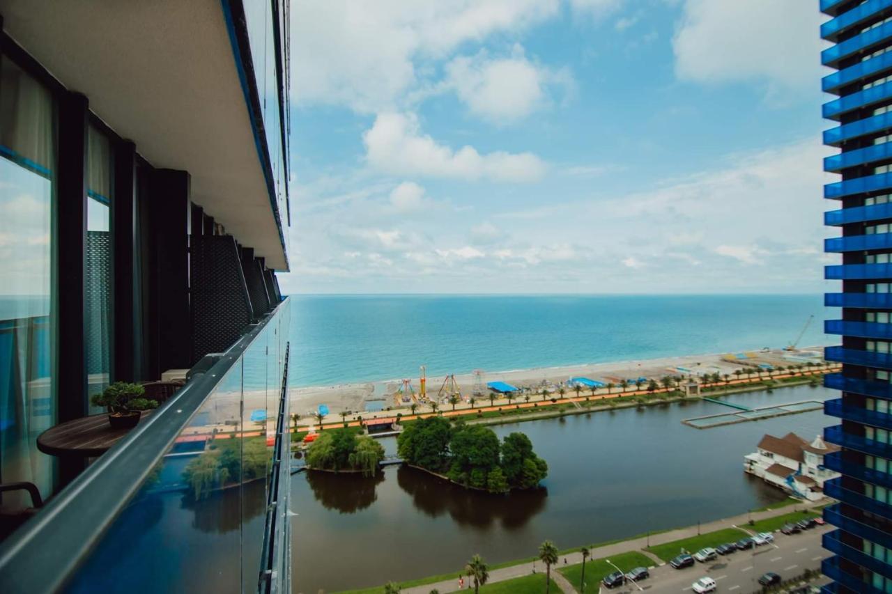 Nuage - 1St Line Sea View Apartments Batumi Esterno foto