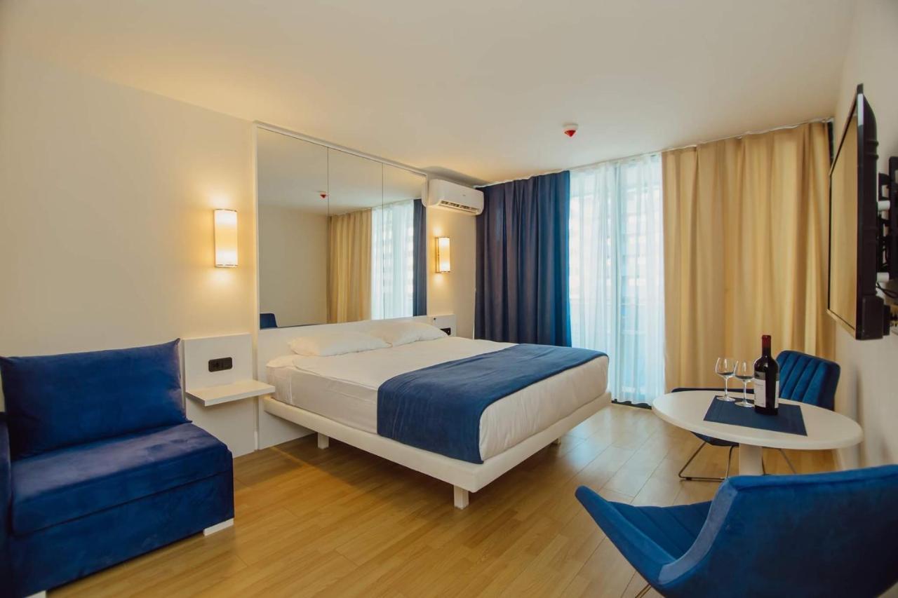 Nuage - 1St Line Sea View Apartments Batumi Esterno foto